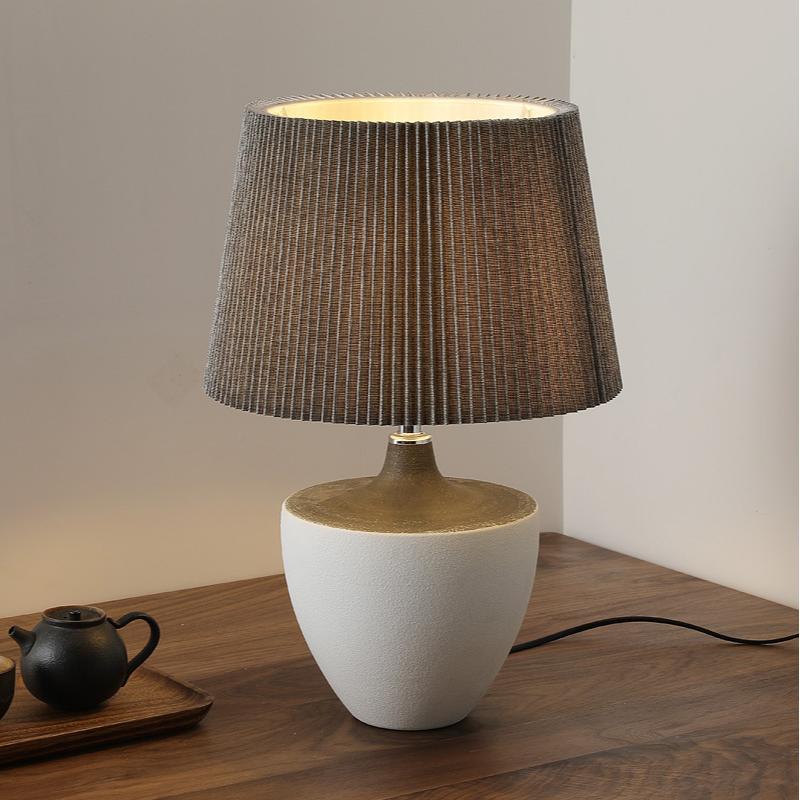 beige ceramic table lamp 01