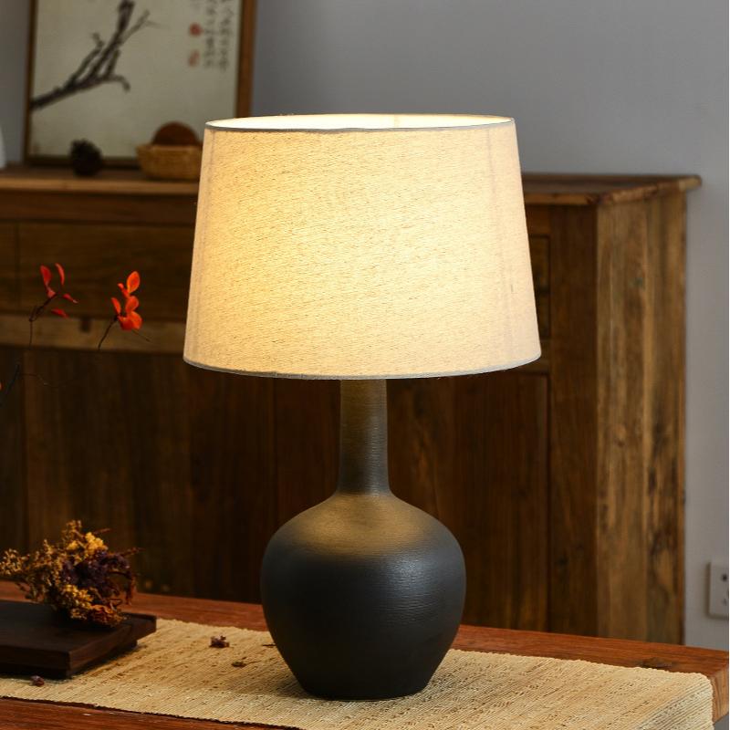 black ceramic table lamp 02