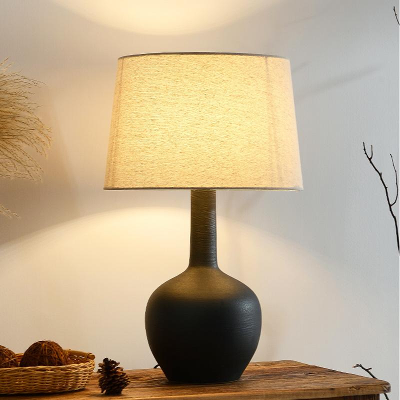 black ceramic table lamp 03