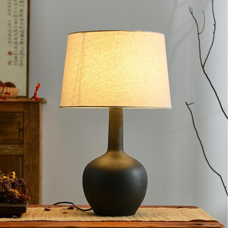 black ceramic table lamp 04