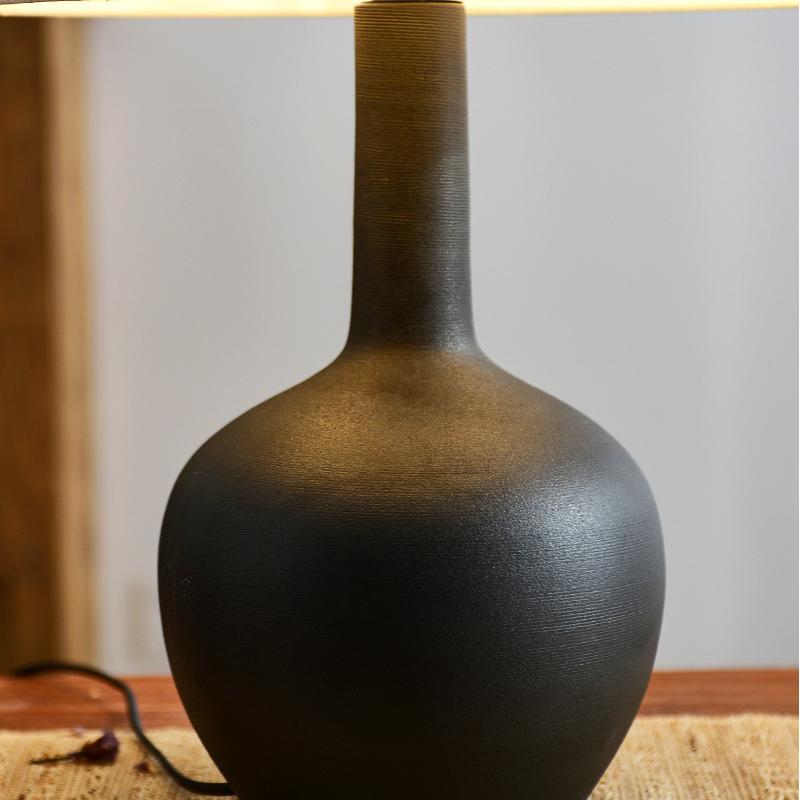 black ceramic table lamp 05