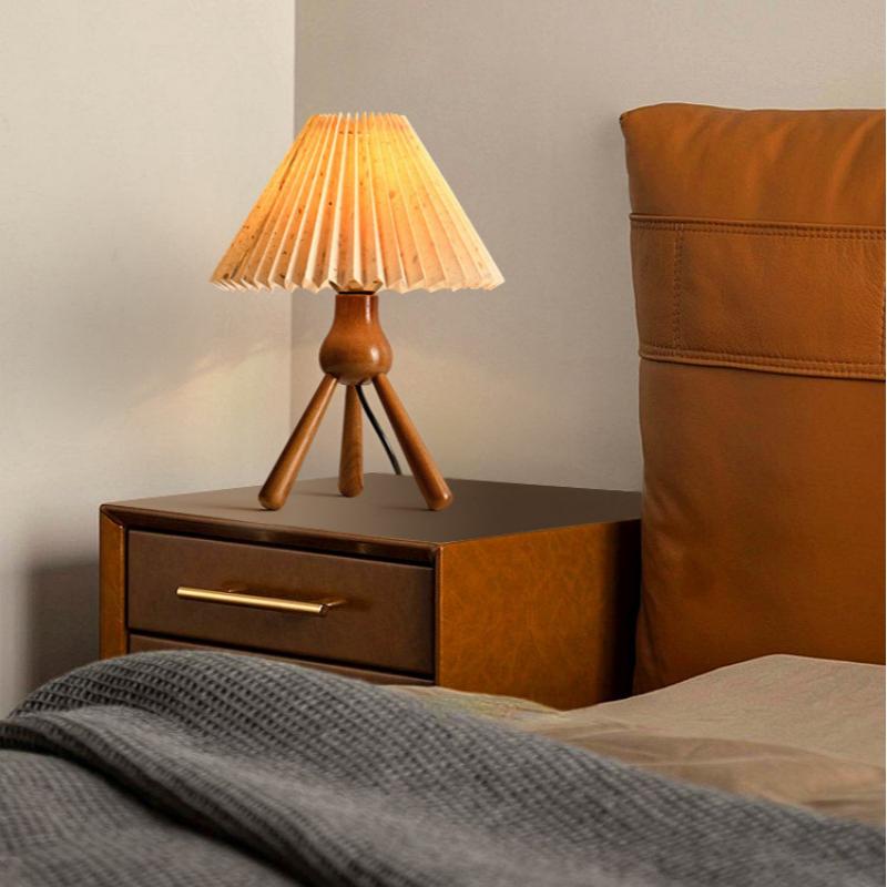 wooden tripod table lamp 03