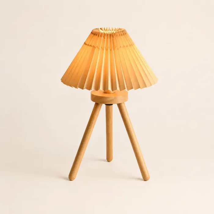 Wooden tripod table lamp T3016